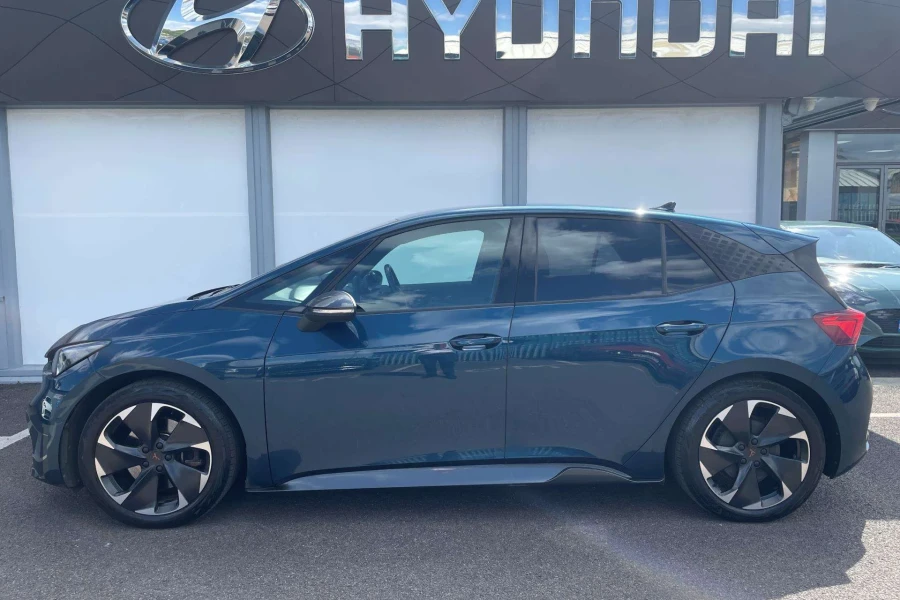 Vehicle Image - 2