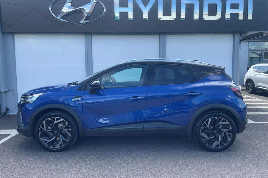 Vehicle Image - 2