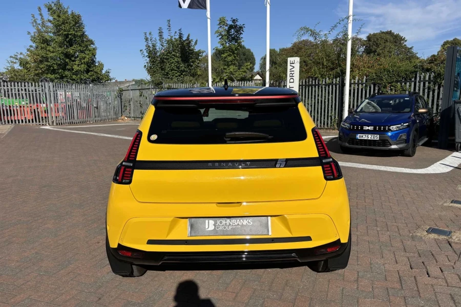 Vehicle Image - 2