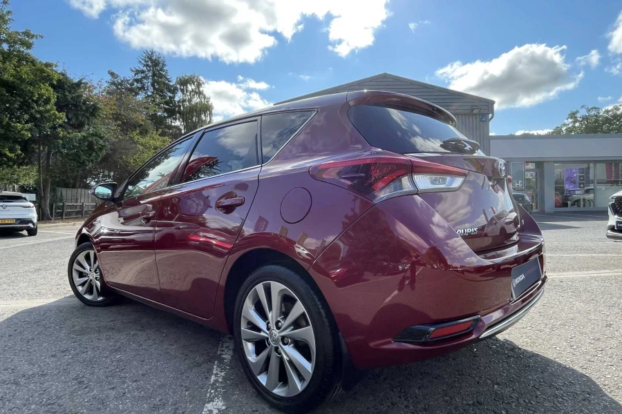 Vehicle Image - 2