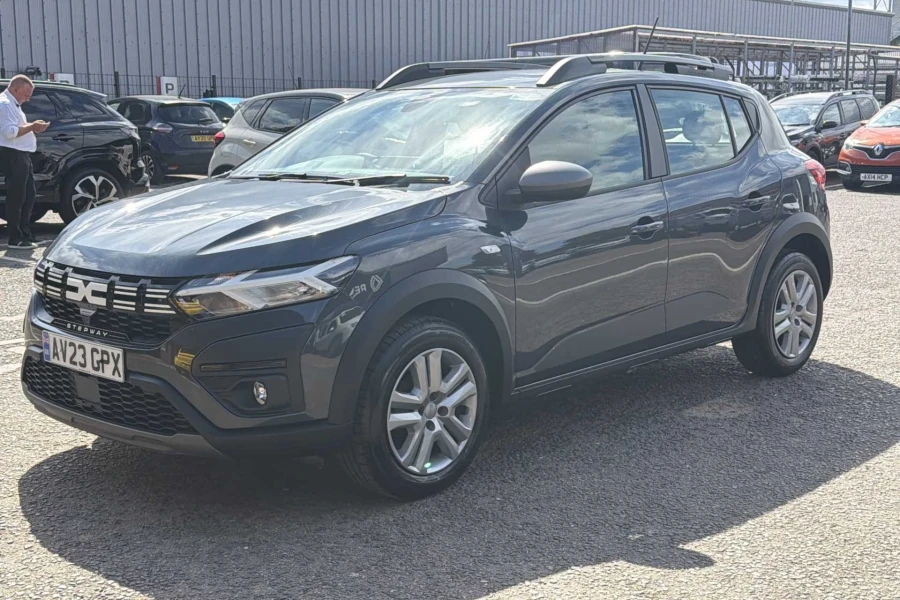 Vehicle Image - 1