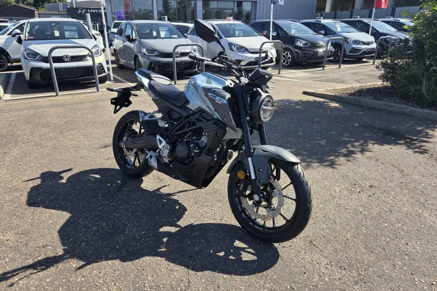 Vehicle Image - 0