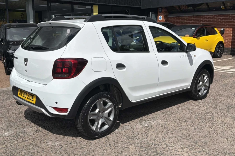 Vehicle Image - 3