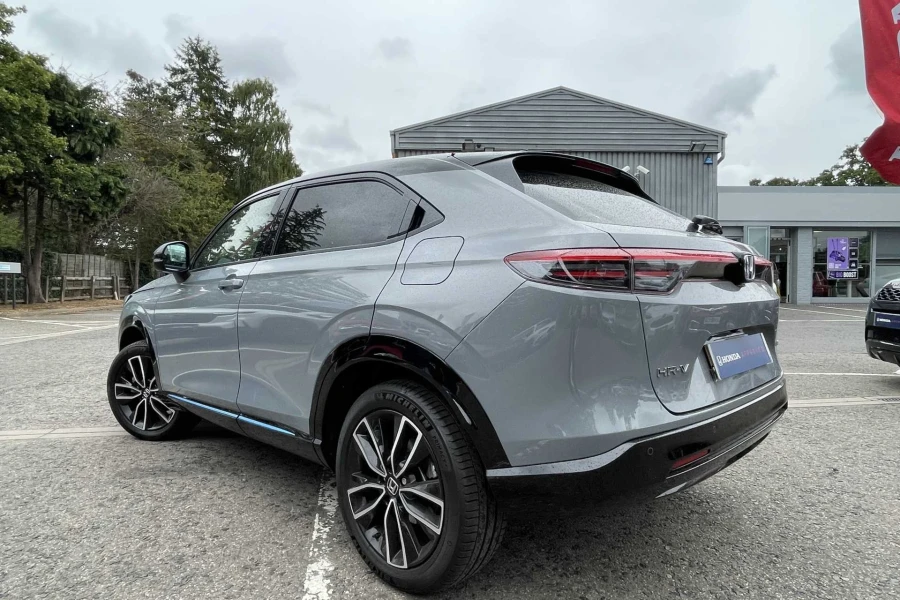 Vehicle Image - 2