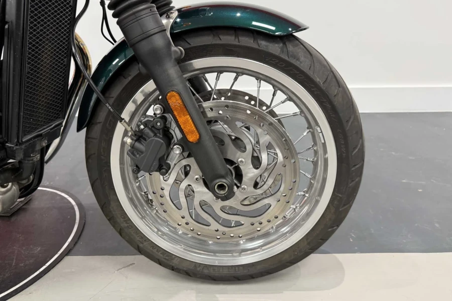 Vehicle Image - 3