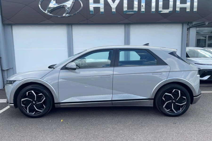 Vehicle Image - 2