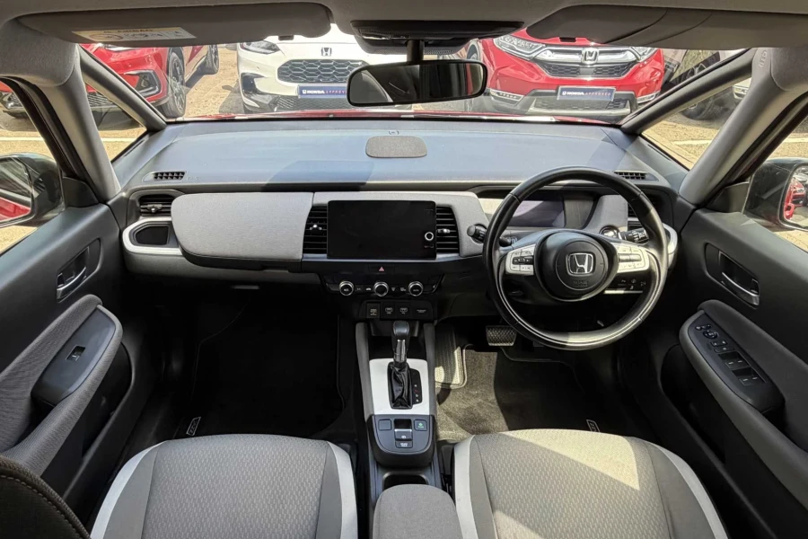 Vehicle Image - 3