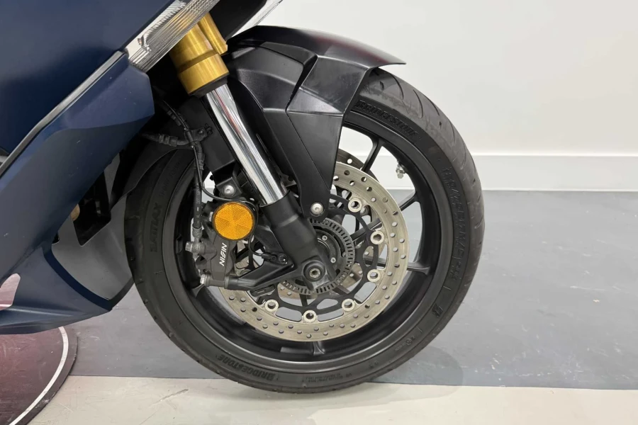 Vehicle Image - 3