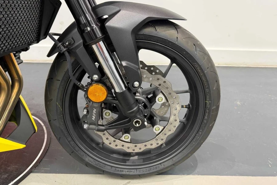 Vehicle Image - 3