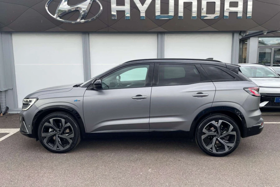 Vehicle Image - 2