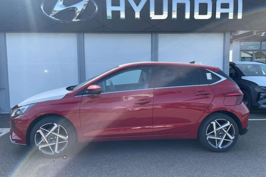 Vehicle Image - 2