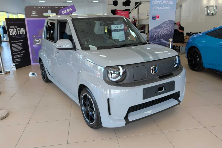Vehicle Image - 0