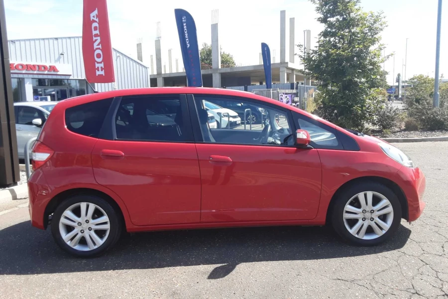 Vehicle Image - 2