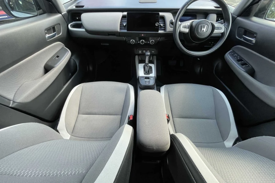 Vehicle Image - 3