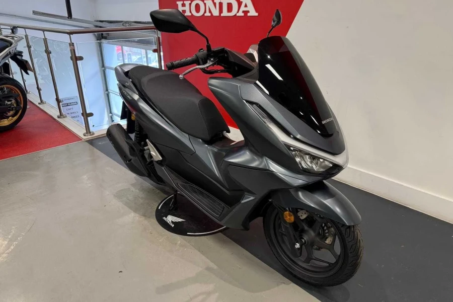 Vehicle Image - 1