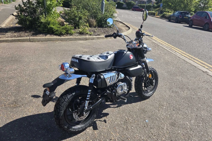 Vehicle Image - 2