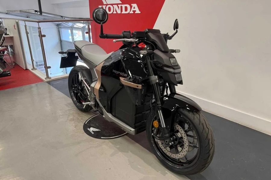Vehicle Image - 1