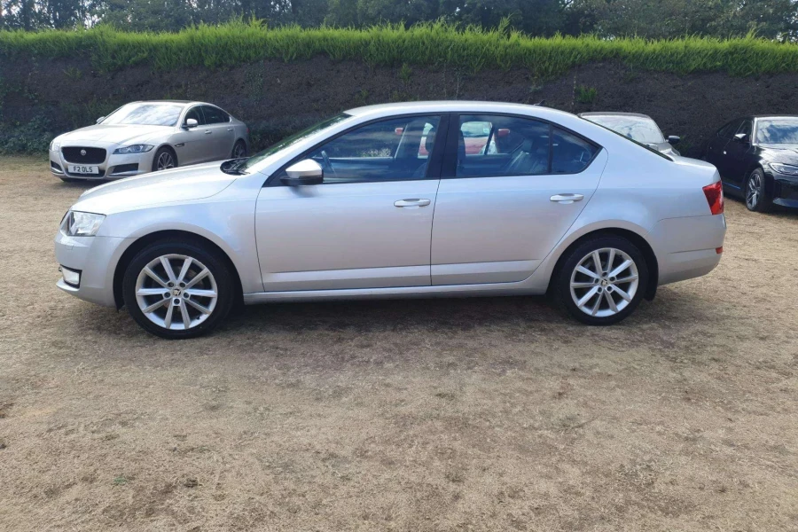 Vehicle Image - 3