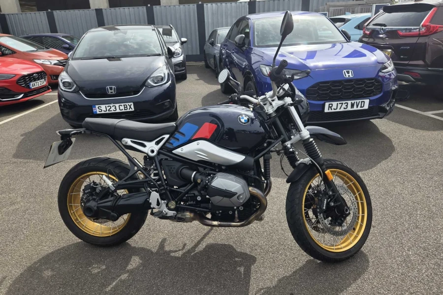 Vehicle Image - 1