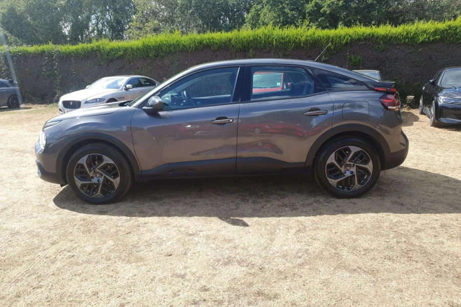 Vehicle Image - 3
