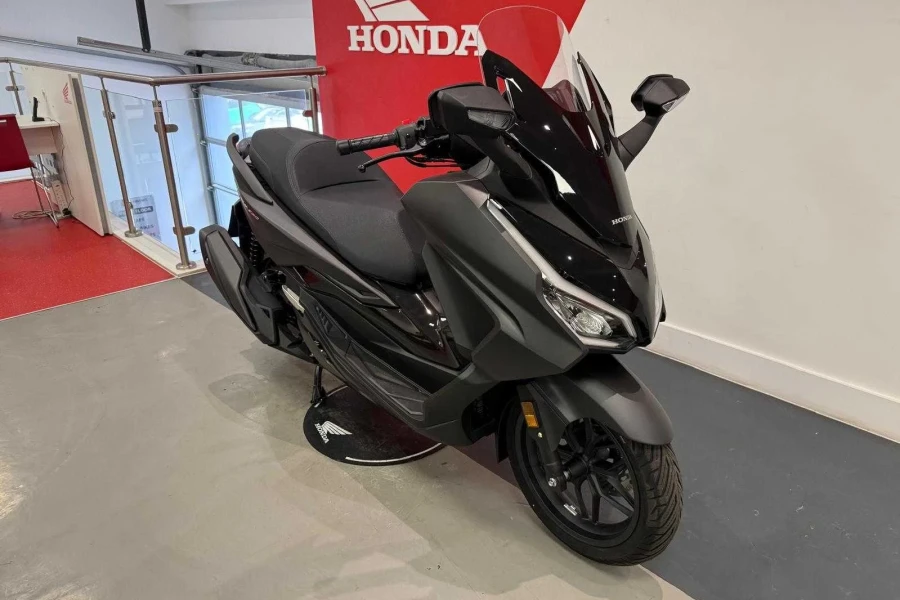 Vehicle Image - 1
