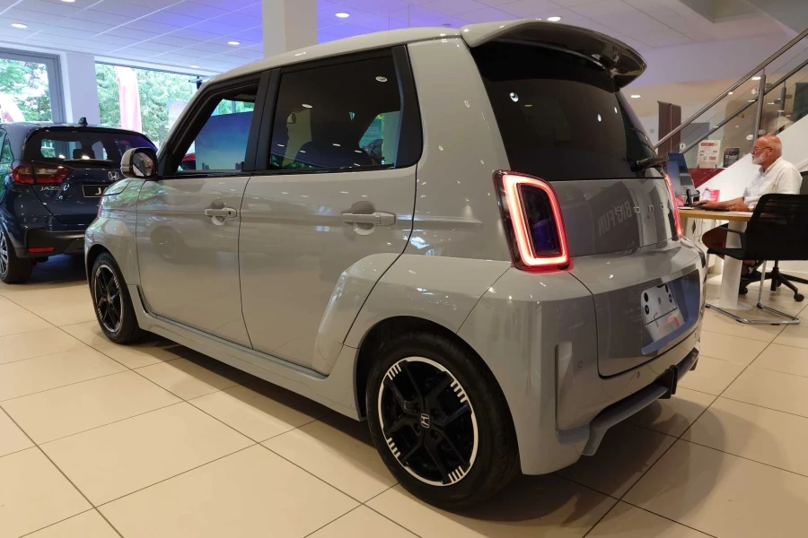 Vehicle Image - 2