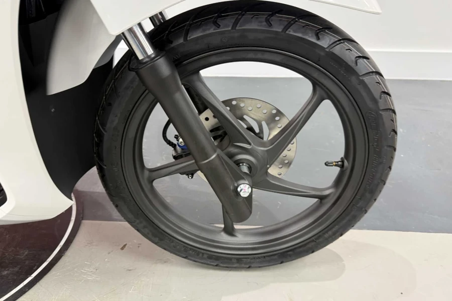 Vehicle Image - 3
