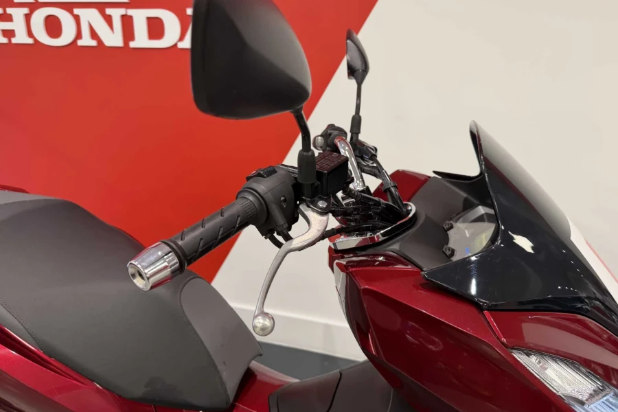 Vehicle Image - 3