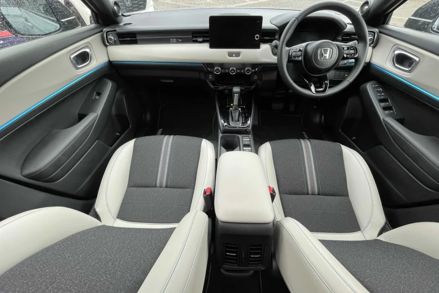 Vehicle Image - 3