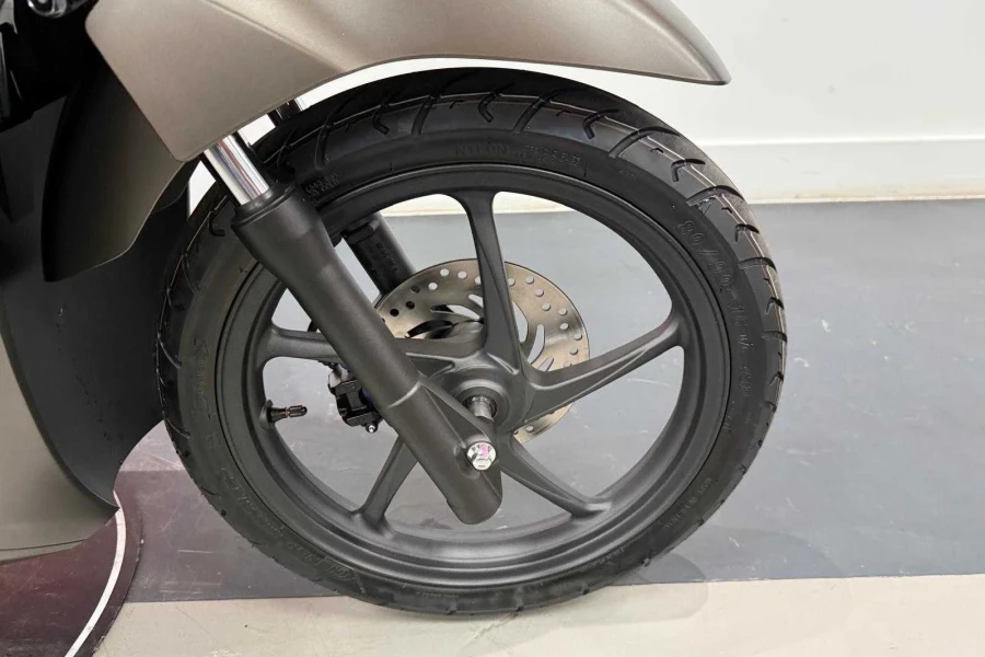 Vehicle Image - 3