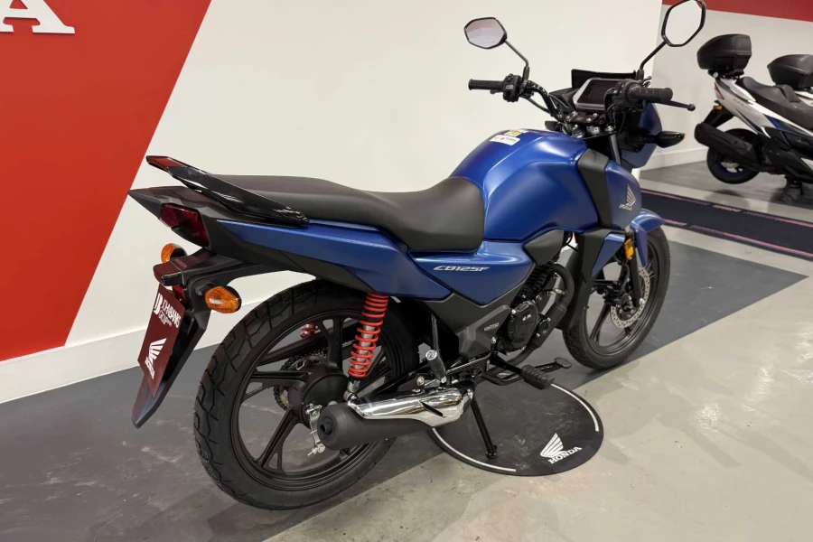 Vehicle Image - 2