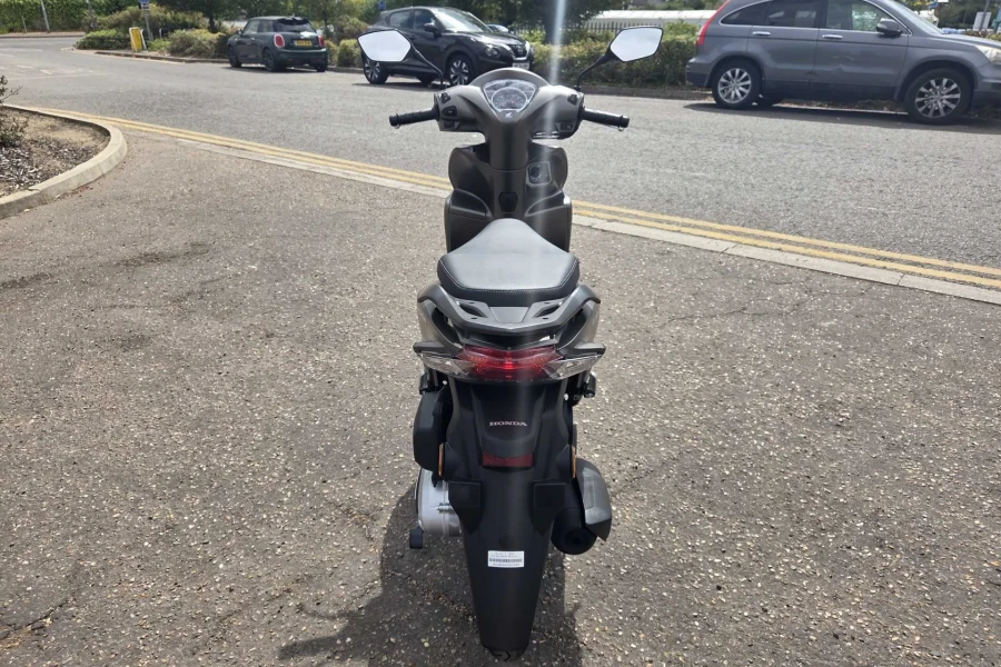 Vehicle Image - 3