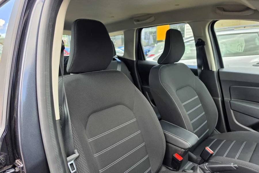 Vehicle Image - 3
