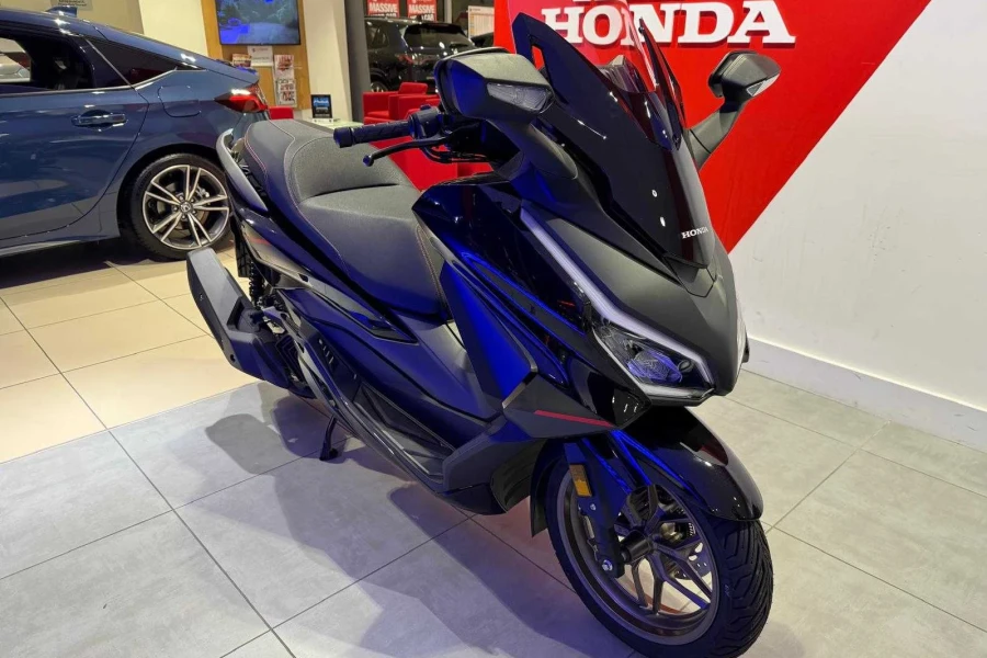 Vehicle Image - 1