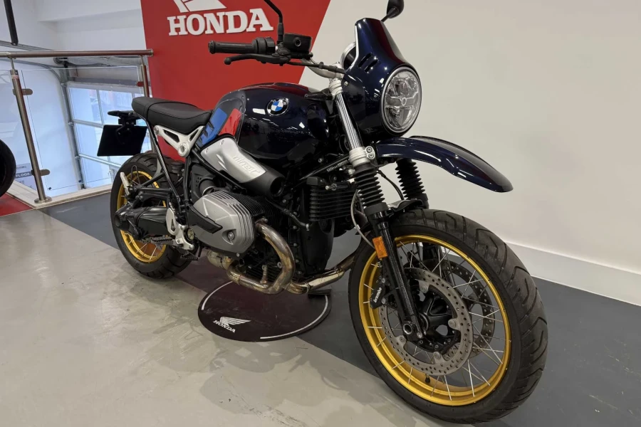 Vehicle Image - 2