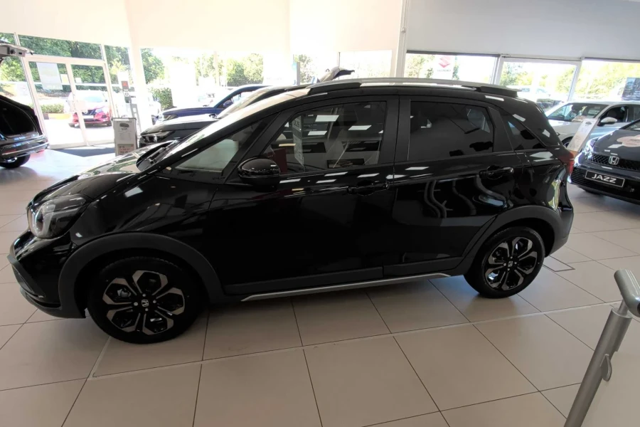 Vehicle Image - 3