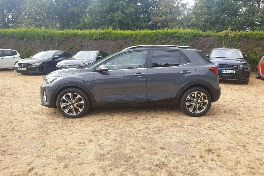 Vehicle Image - 3