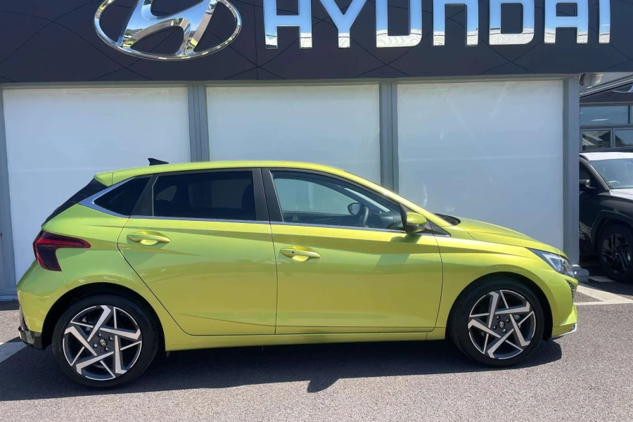 Vehicle Image - 1