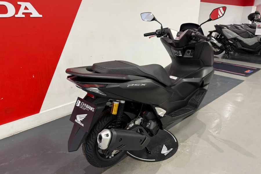 Vehicle Image - 2