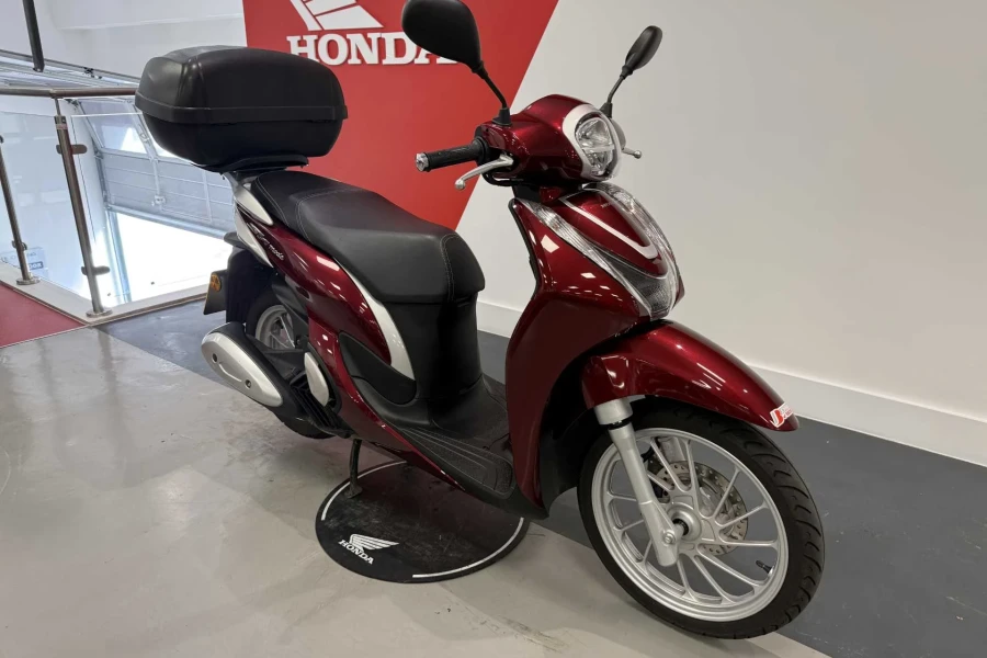 Vehicle Image - 1