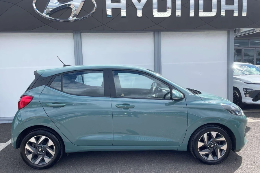 Vehicle Image - 1
