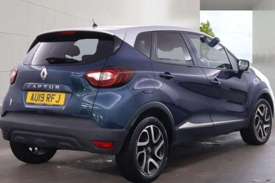 Vehicle Image - 3