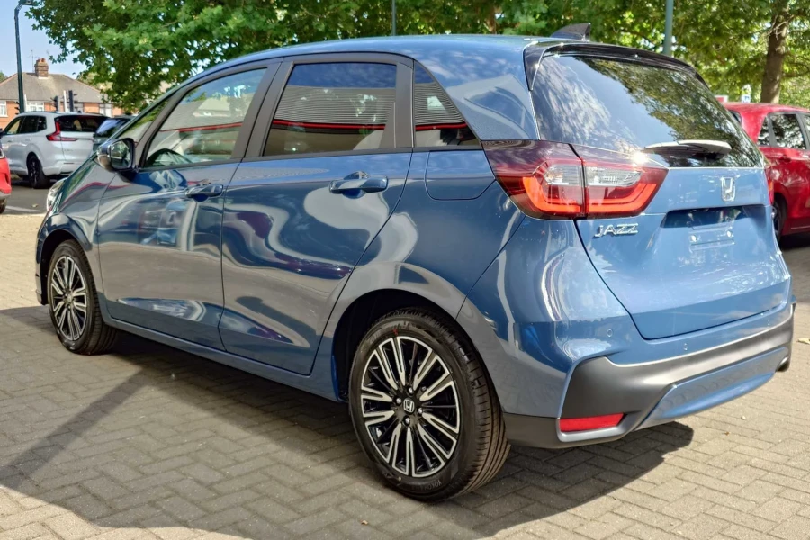 Vehicle Image - 2