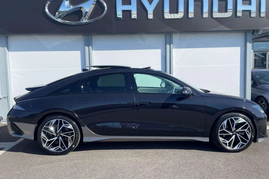 Vehicle Image - 1