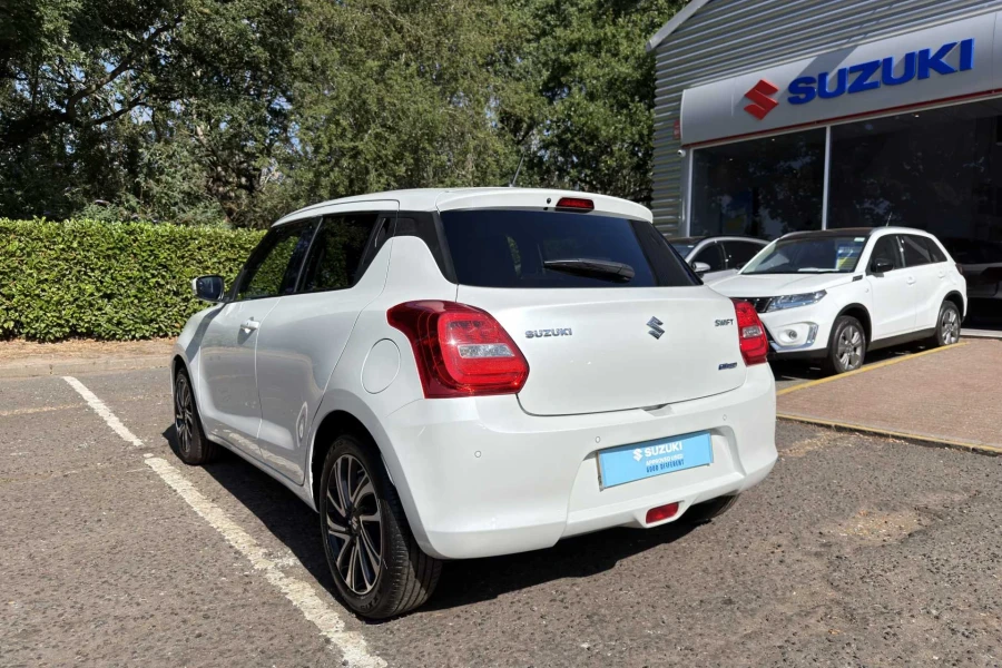 Vehicle Image - 2