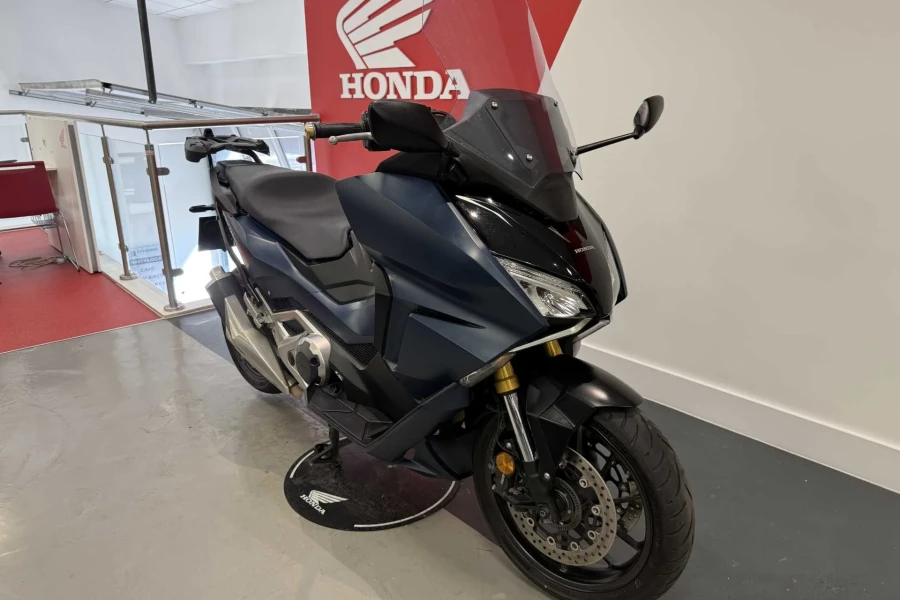 Vehicle Image - 1