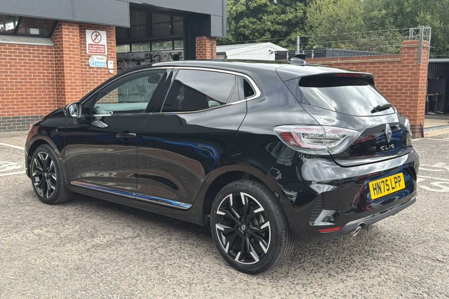 Vehicle Image - 2