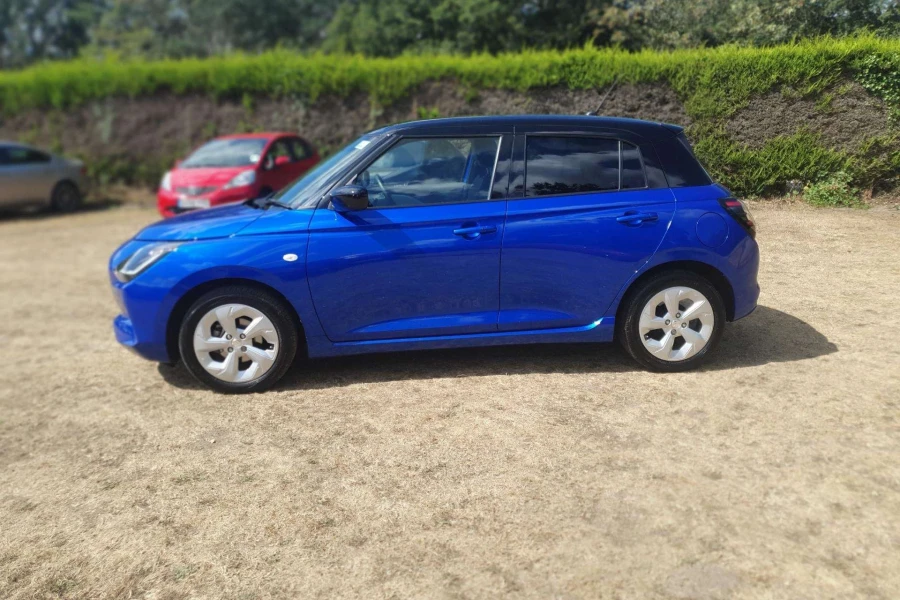 Vehicle Image - 3