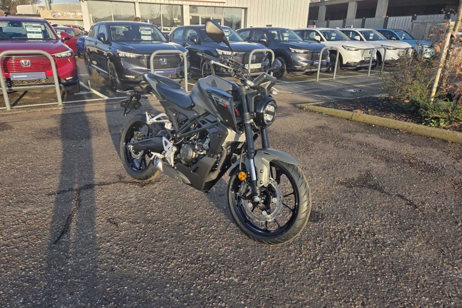 Vehicle Image - 0
