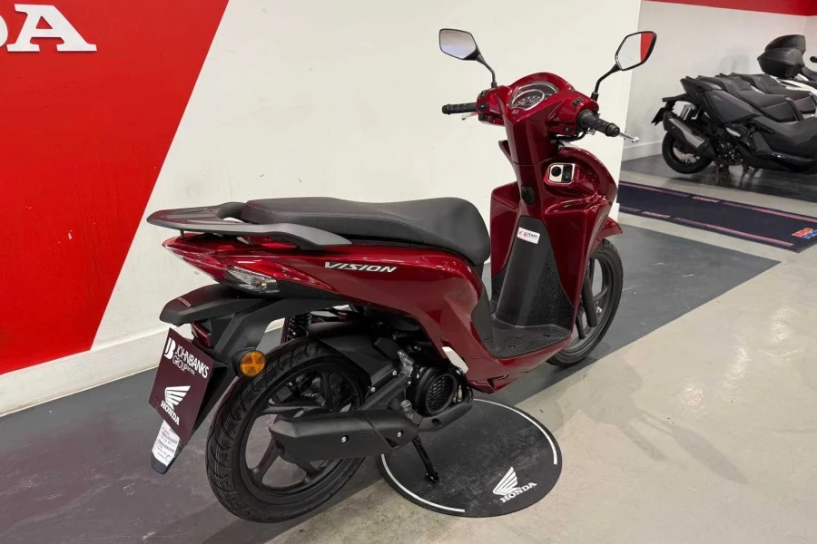 Vehicle Image - 2